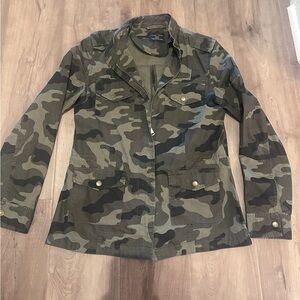 Love Tree Camouflage Utility Jacket medium